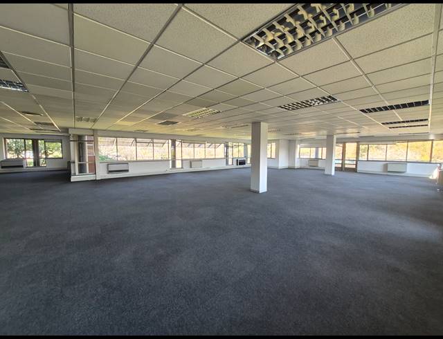 712M² OFFICE TO LET IN WOODMEAD